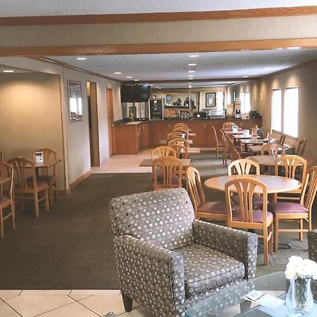 Quality Inn & Suites Мілвокі Екстер'єр фото