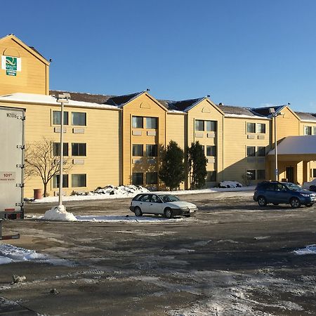 Quality Inn & Suites Мілвокі Екстер'єр фото