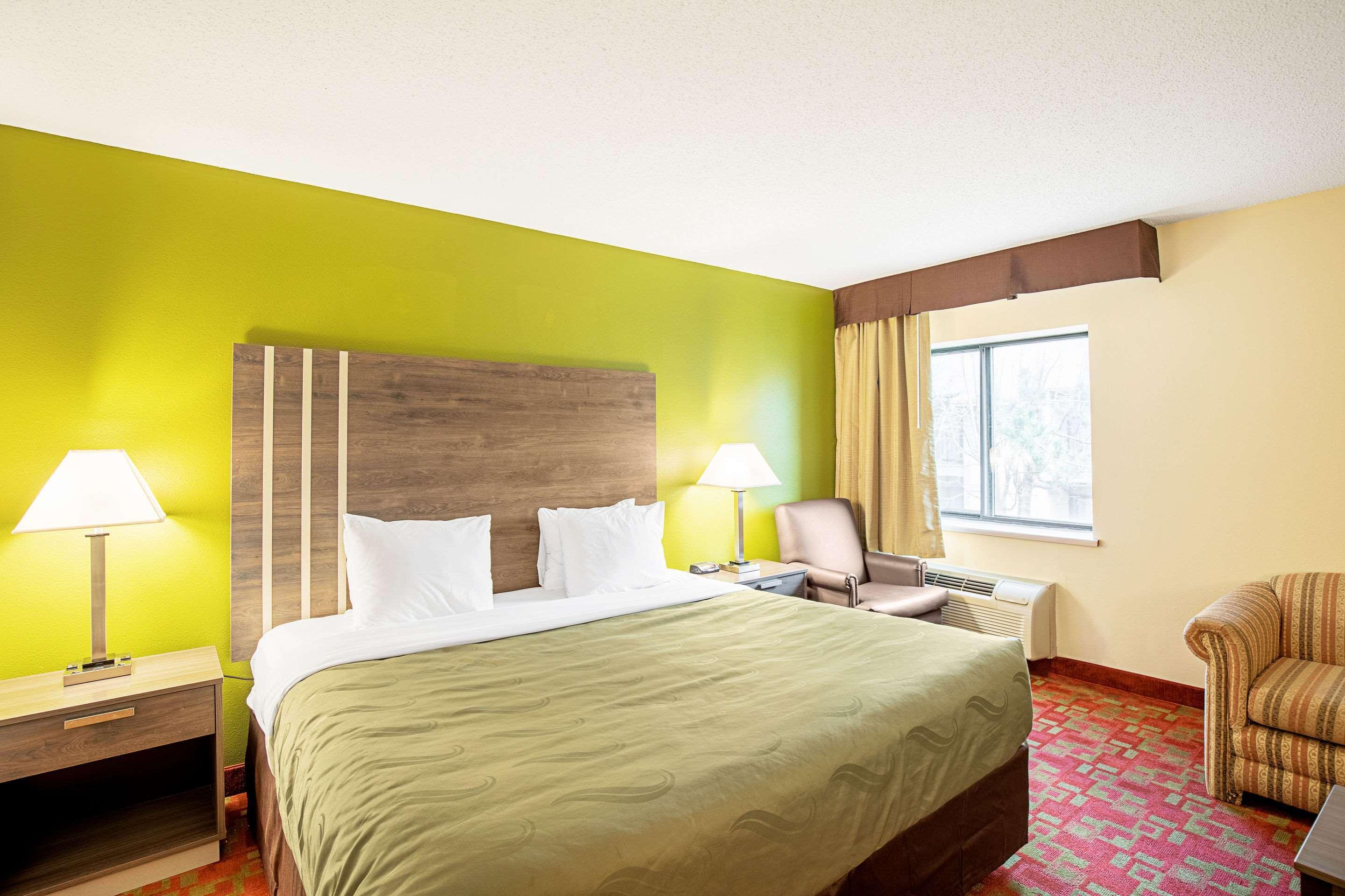 Quality Inn & Suites Мілвокі Екстер'єр фото
