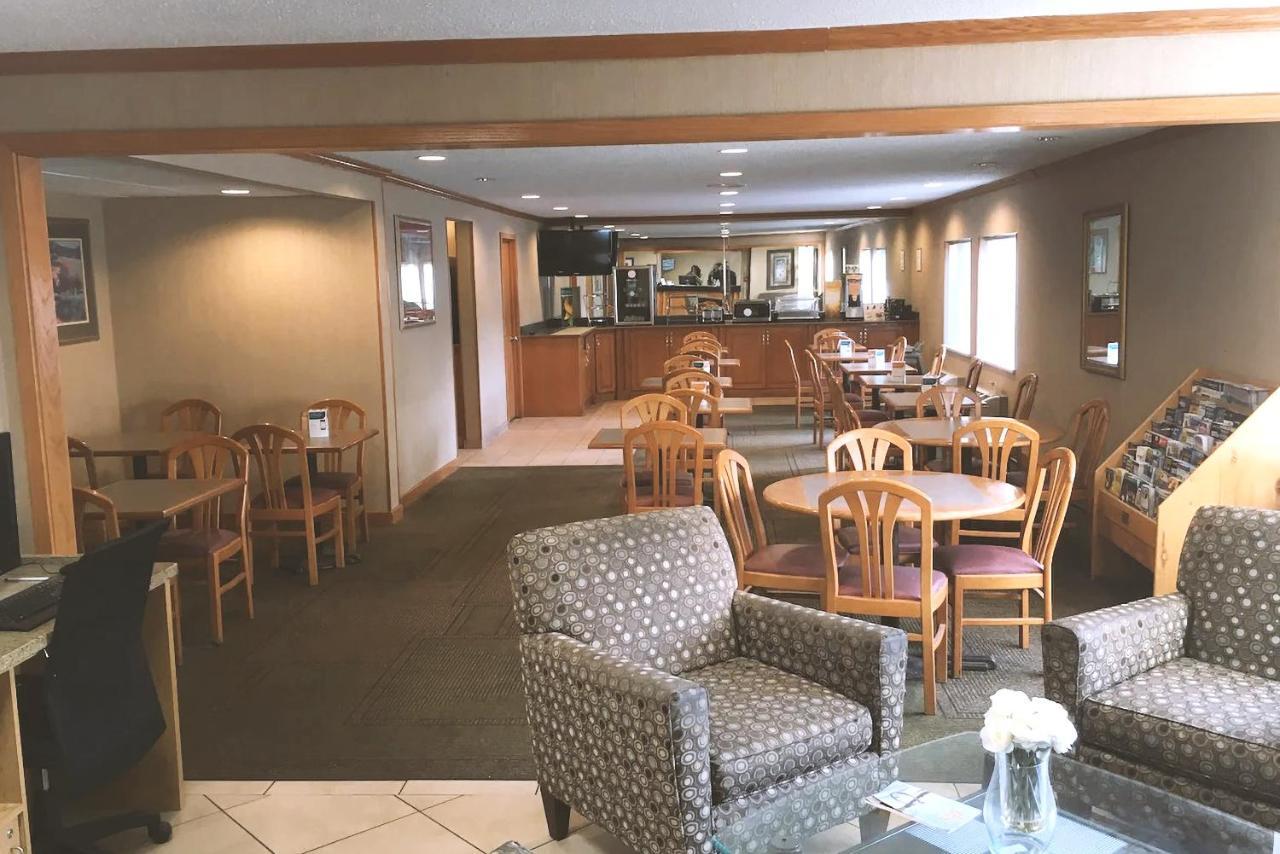 Quality Inn & Suites Мілвокі Екстер'єр фото