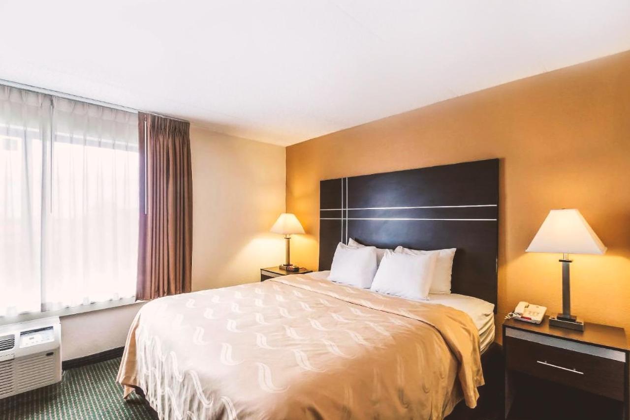 Quality Inn & Suites Мілвокі Екстер'єр фото