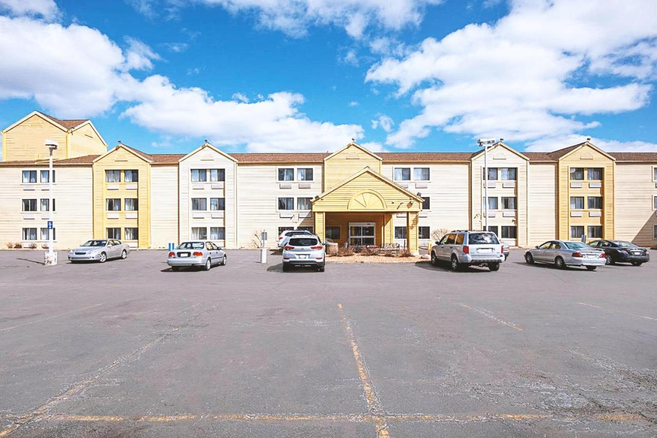 Quality Inn & Suites Мілвокі Екстер'єр фото