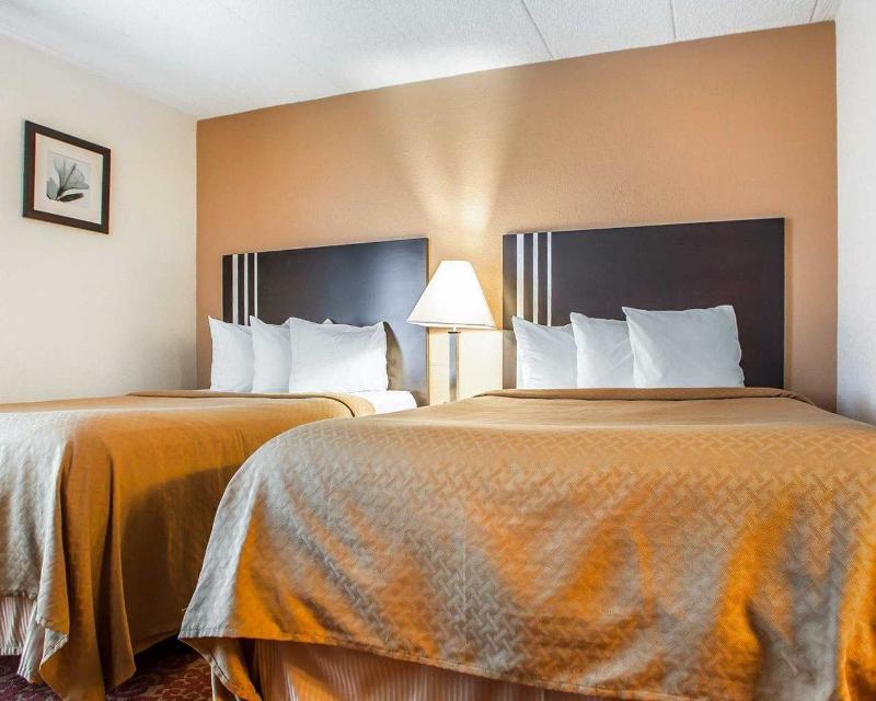 Quality Inn & Suites Мілвокі Екстер'єр фото
