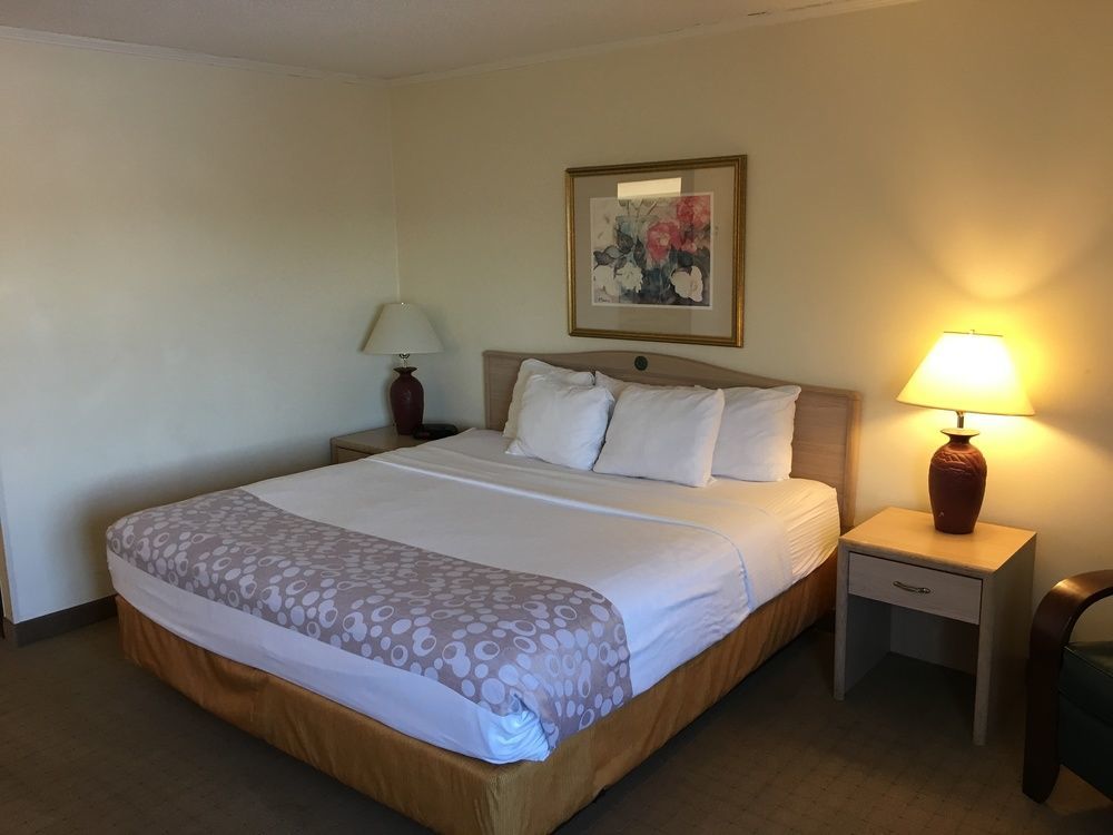 Quality Inn & Suites Мілвокі Екстер'єр фото