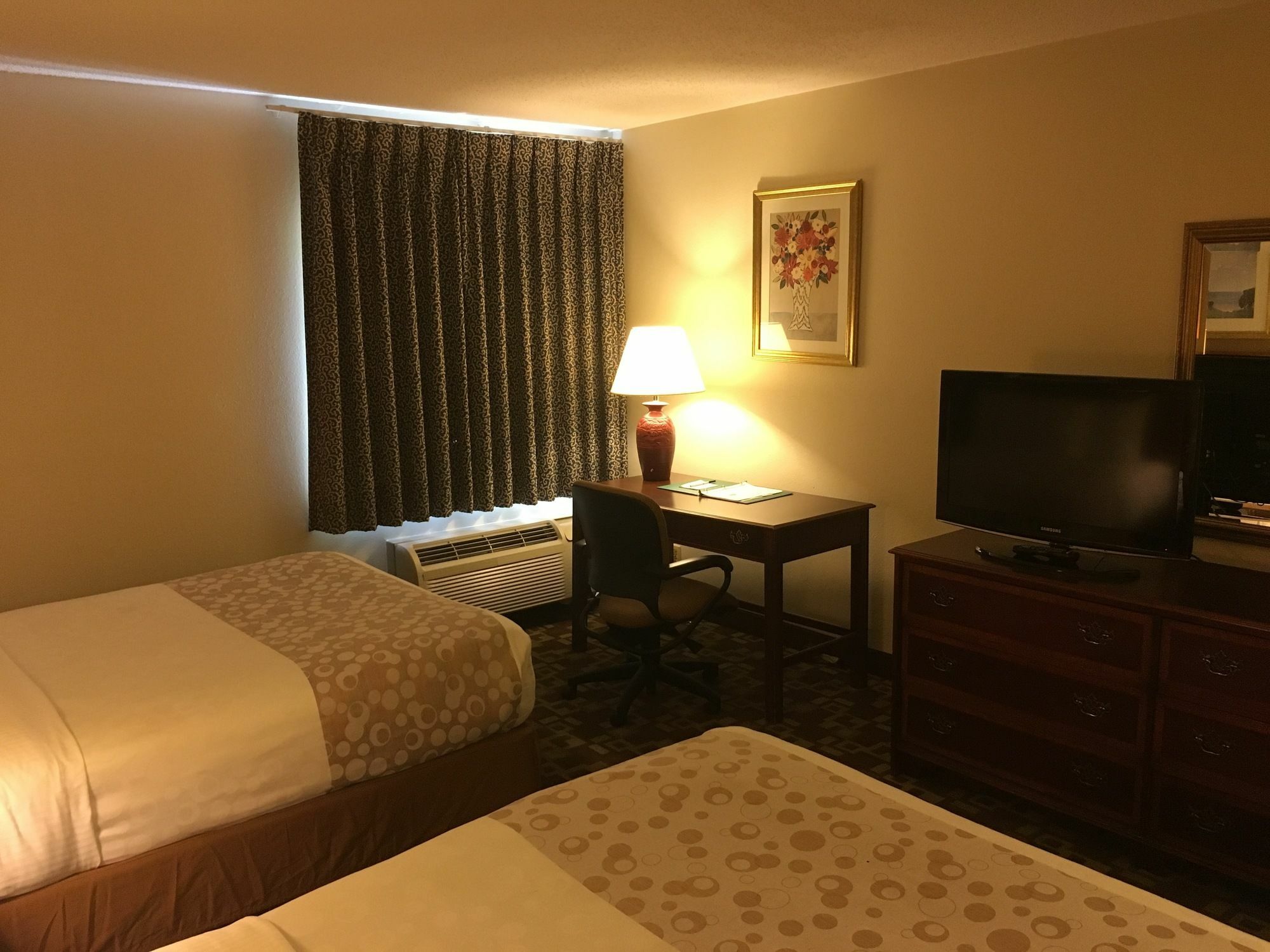 Quality Inn & Suites Мілвокі Екстер'єр фото